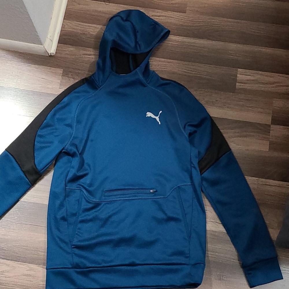 Teal Puma hoodie , perfect for a workout